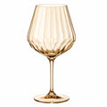 Verre à vin 500 ml en verre ambré à pied design côtelé