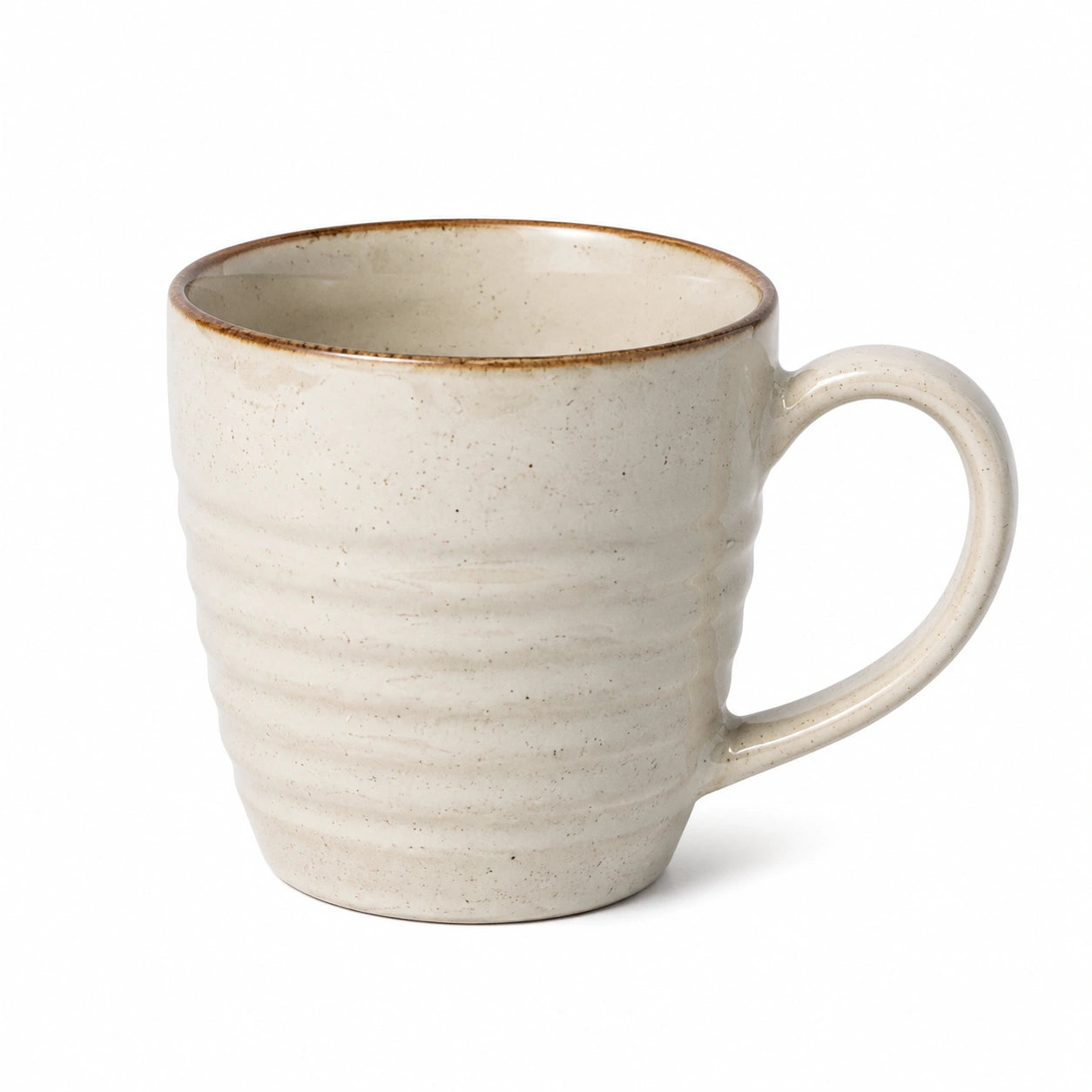 Tasse 400 ml en céramique beige mouchetée avec anse style rustique